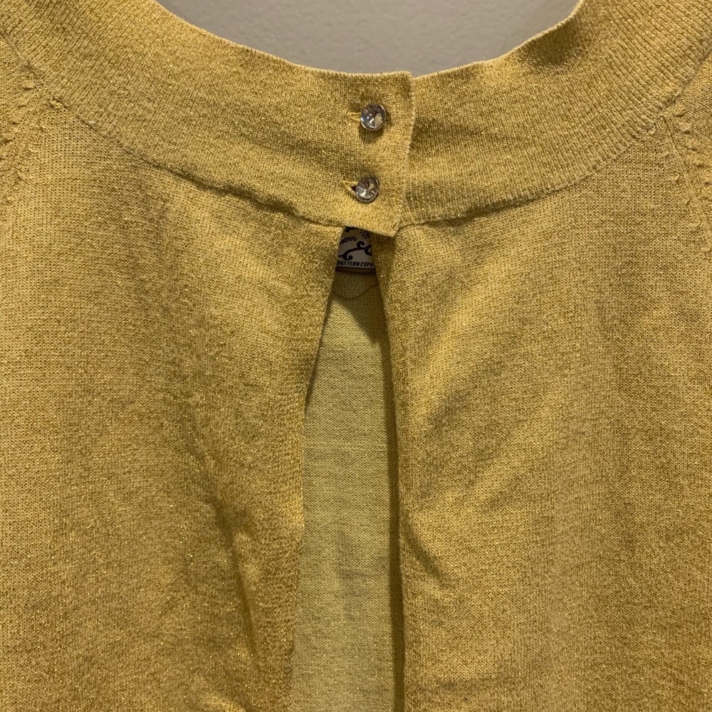 Heirloom Collections woman’s sweater,EUC,size L